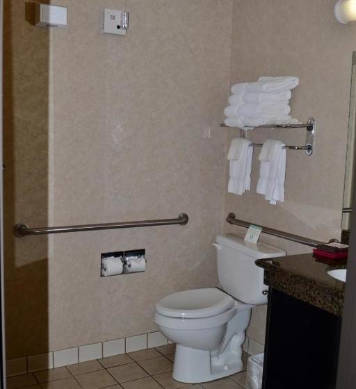 Otel Paola Inn And Suites