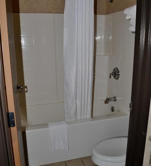 Otel Paola Inn And Suites