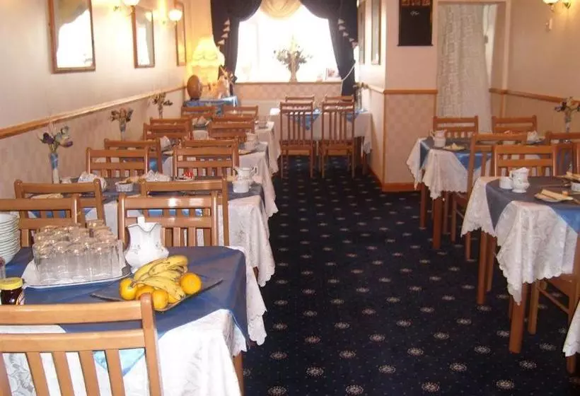 Отель The Park Villa