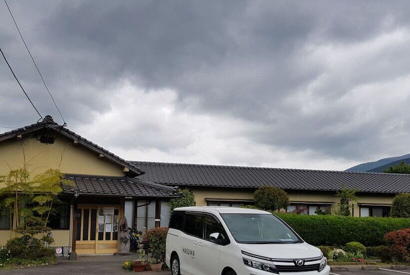 בית מלון כפרי Yufuin Onsen Hasuwa Inn