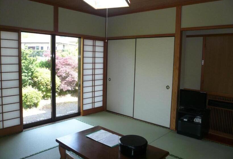 בית מלון כפרי Yufuin Onsen Hasuwa Inn