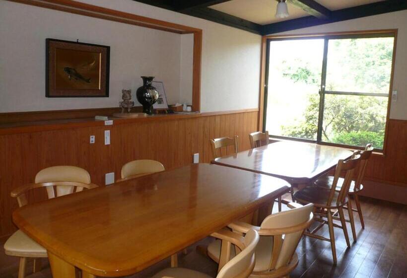 בית מלון כפרי Yufuin Onsen Hasuwa Inn