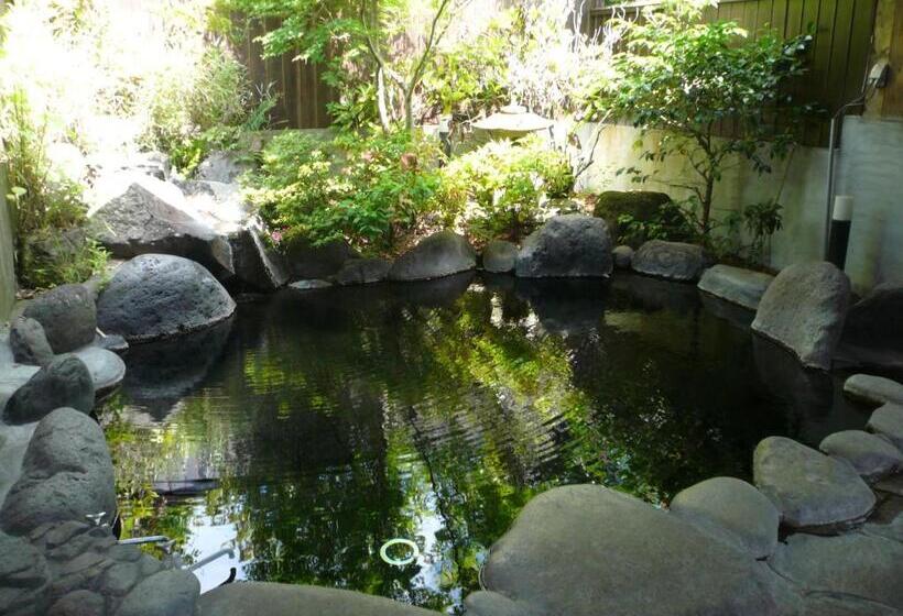 בית מלון כפרי Yufuin Onsen Hasuwa Inn