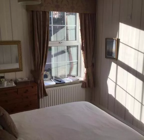 住宿加早餐  Arundel House