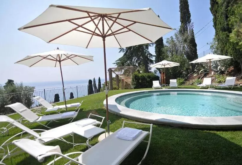 ベッドアンドブレックファースト Villa Della Pergola Relais Et Chateaux