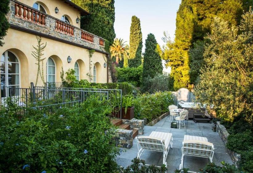 مبيت وإفطار Villa Della Pergola Relais Et Chateaux
