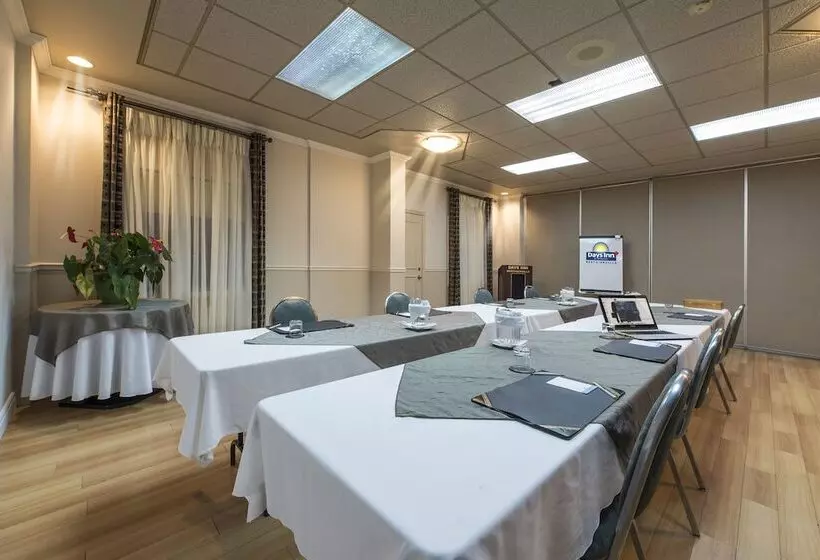 호텔 Days Inn By Wyndham Berthierville