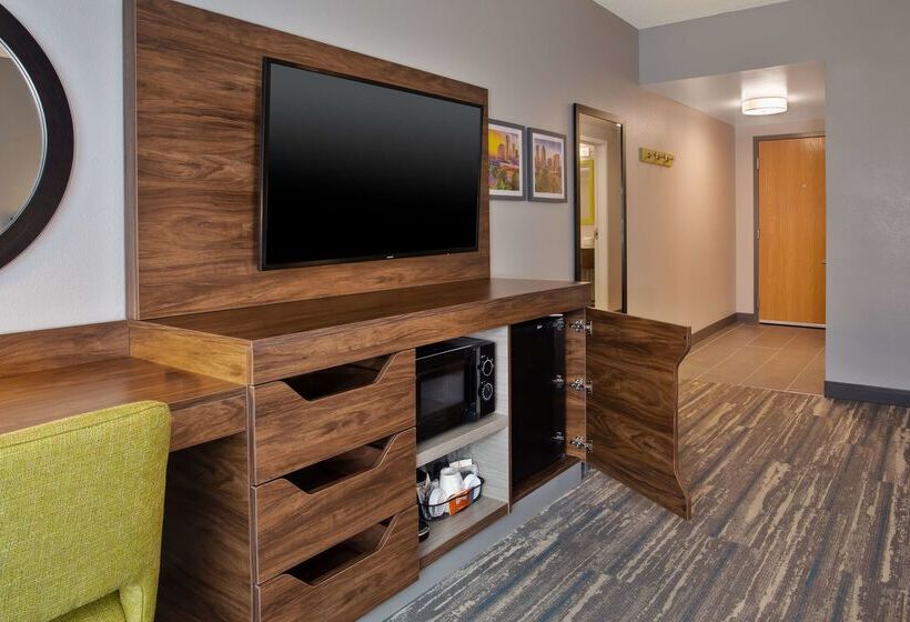 בית מלון כפרי Hampton Inn & Suites Tampa East