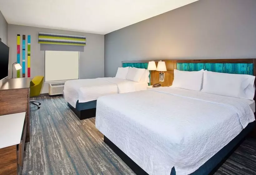 호텔 Hampton Inn & Suites Tampa East