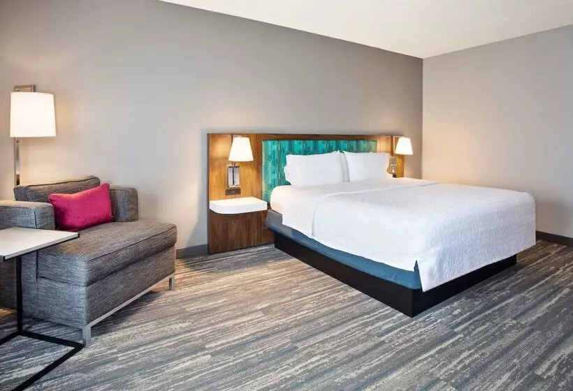 호텔 Hampton Inn & Suites Tampa East