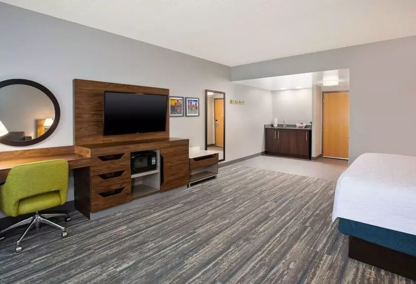 호텔 Hampton Inn & Suites Tampa East