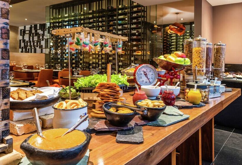 בית מלון כפרי Hilton Bogota