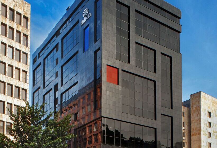 בית מלון כפרי Hilton Bogota