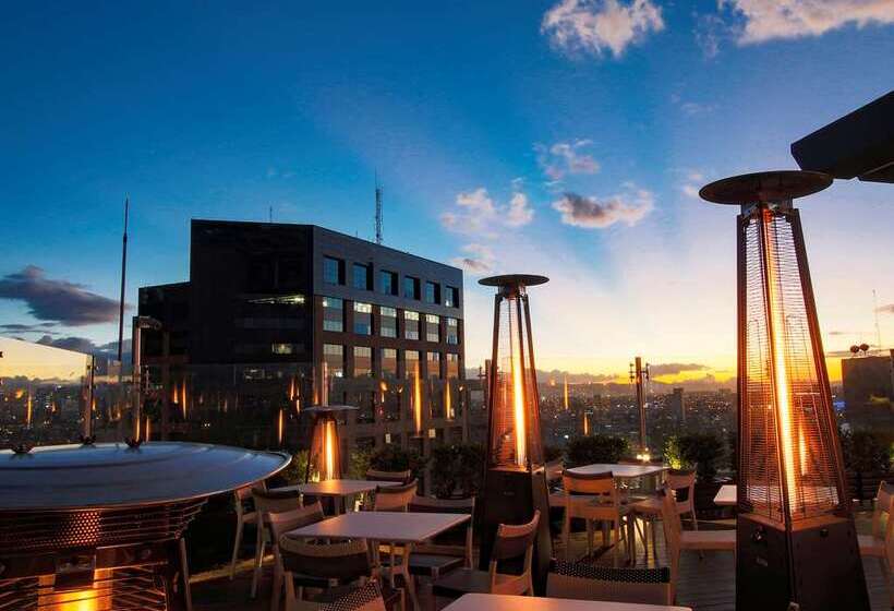 בית מלון כפרי Hilton Bogota