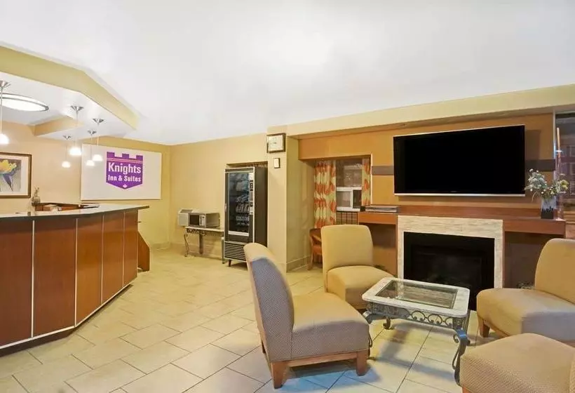 Отель Knights Inn Toronto at Kingston Rd