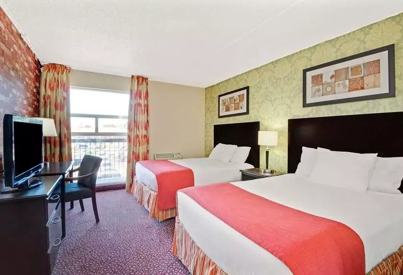 Отель Knights Inn Toronto at Kingston Rd