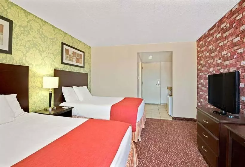 Отель Knights Inn Toronto at Kingston Rd