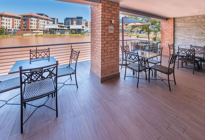 Отель Town Lodge Roodepoort