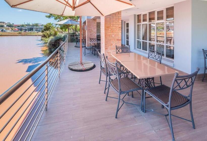 Отель Town Lodge Roodepoort