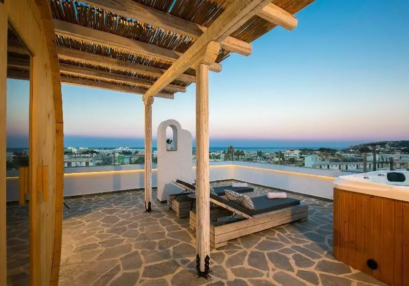 Malibu Boutique Studios & Bungalows