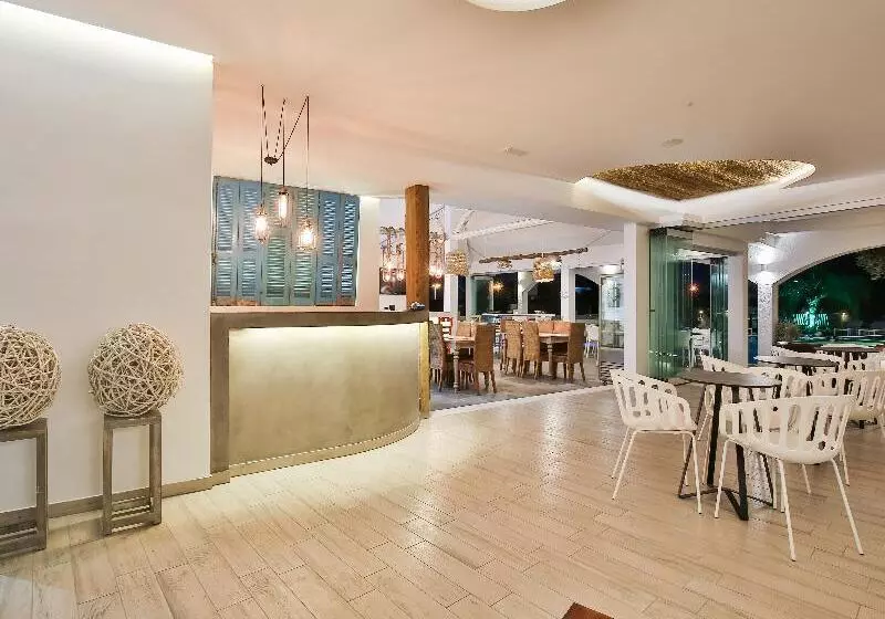 Malibu Boutique Studios & Bungalows