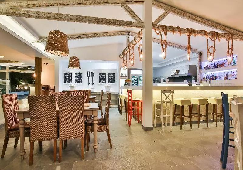 Malibu Boutique Studios & Bungalows