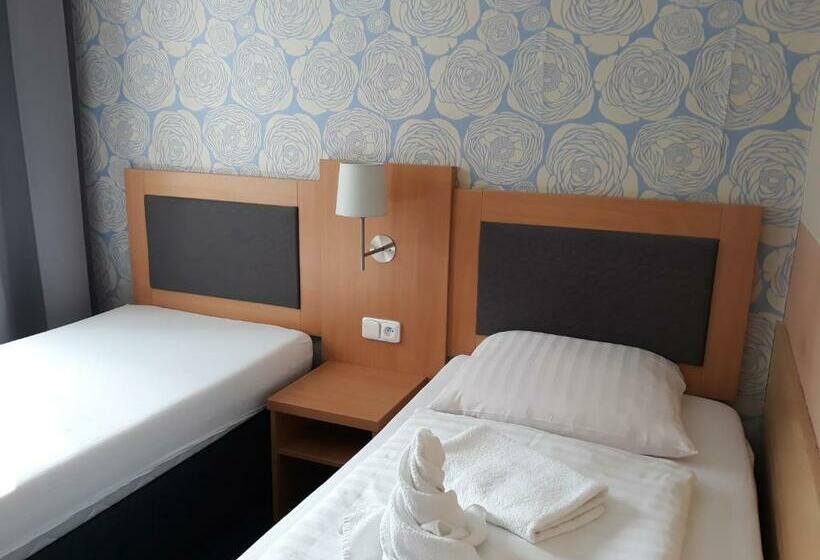 בית מלון כפרי Rozvoj