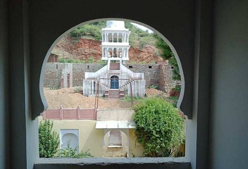 Отель Bassi Fort Palace