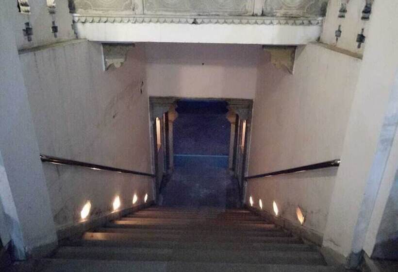 Отель Bassi Fort Palace