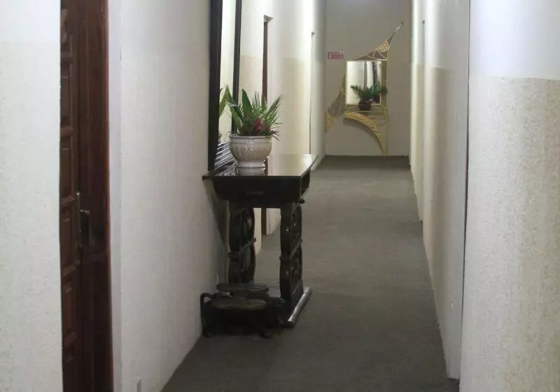 호텔 Coconut Grove Regency