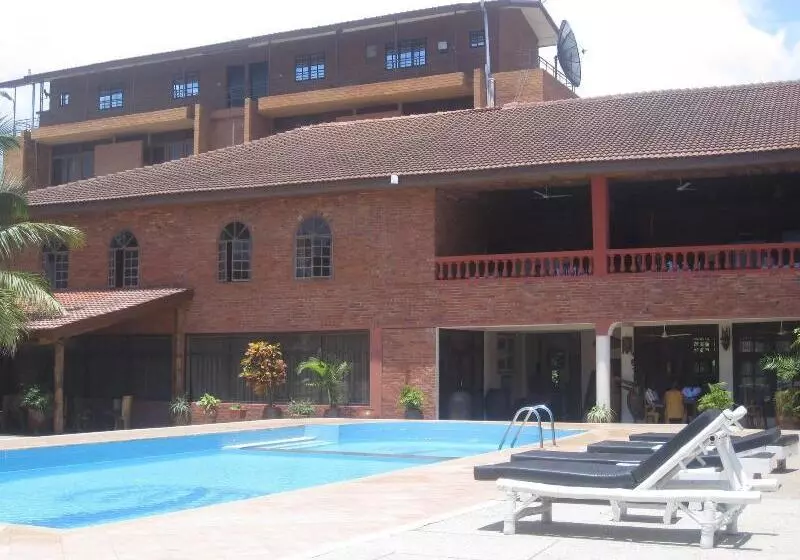 호텔 Coconut Grove Regency