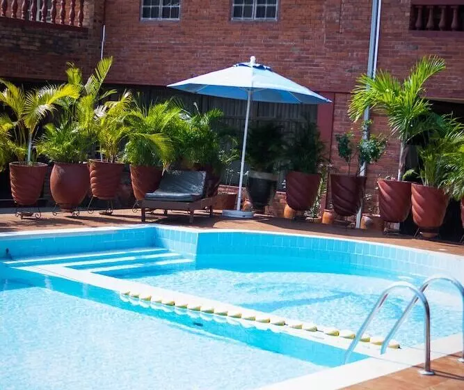 호텔 Coconut Grove Regency