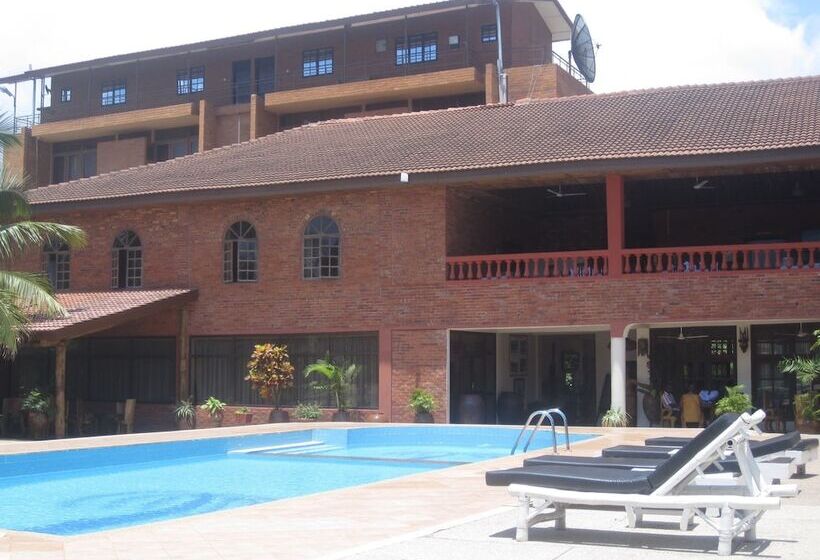 Отель Coconut Grove Regency