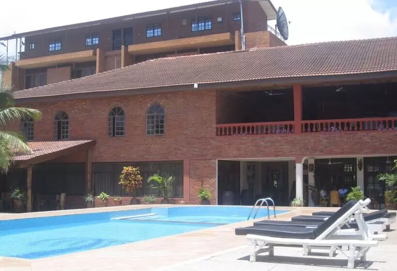 호텔 Coconut Grove Regency