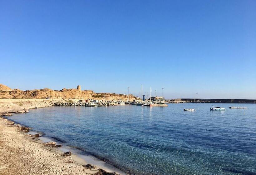 هتل L'isula Rossa