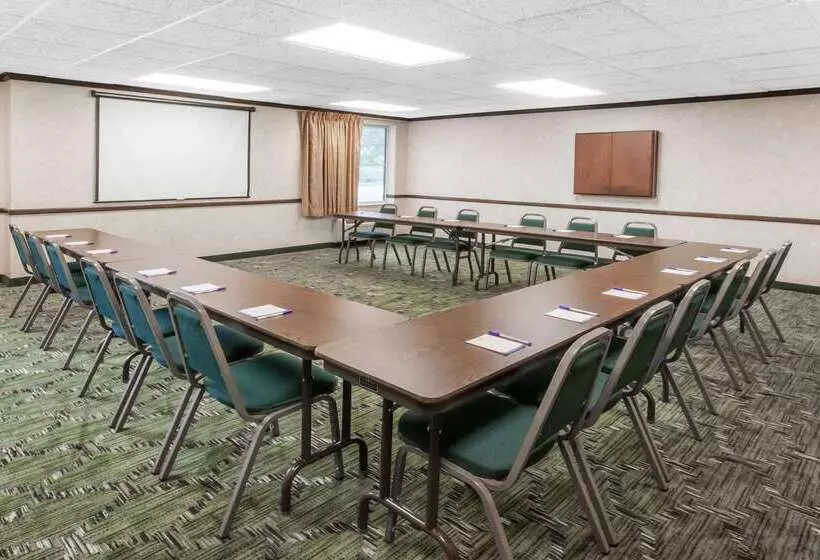 호텔 Baymont By Wyndham Grand Rapids N/walker