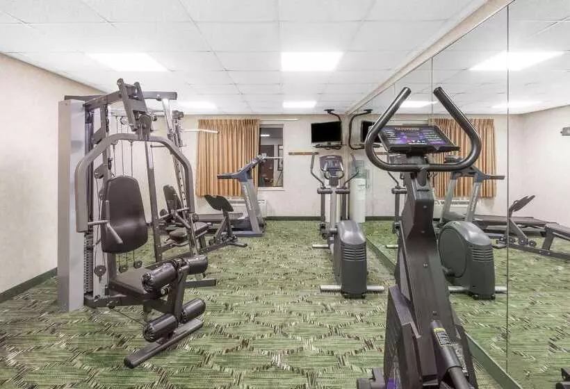 호텔 Baymont By Wyndham Grand Rapids N/walker