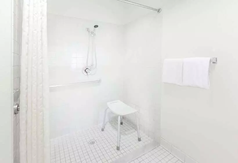 호텔 Baymont By Wyndham Grand Rapids N/walker