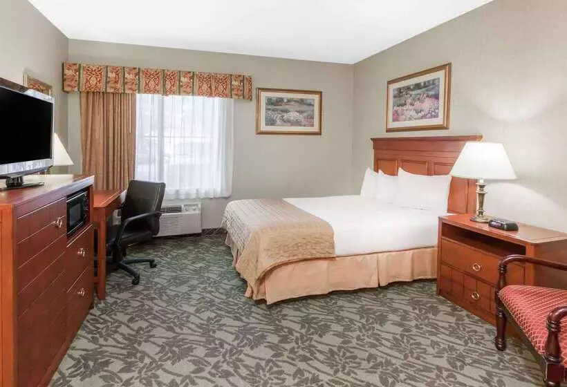 호텔 Baymont By Wyndham Grand Rapids N/walker