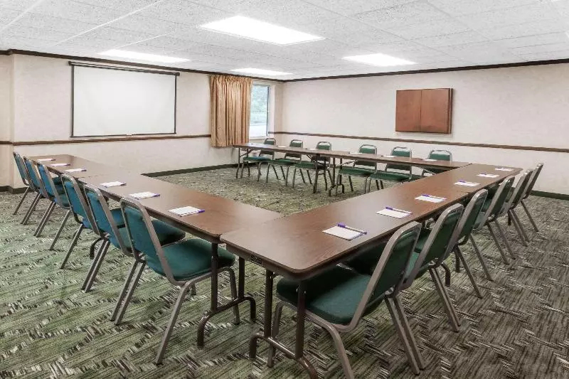 호텔 Baymont By Wyndham Grand Rapids N/walker