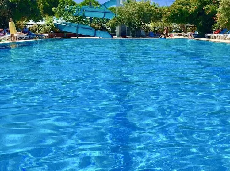 בית מלון כפרי Club Afrodit