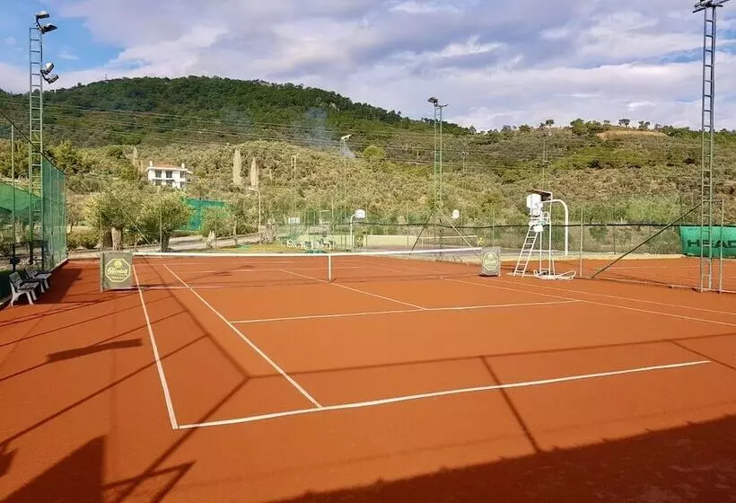 בית מלון כפרי Club Afrodit