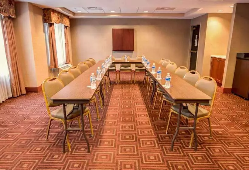 Hotelli Comfort Suites Concord Mills