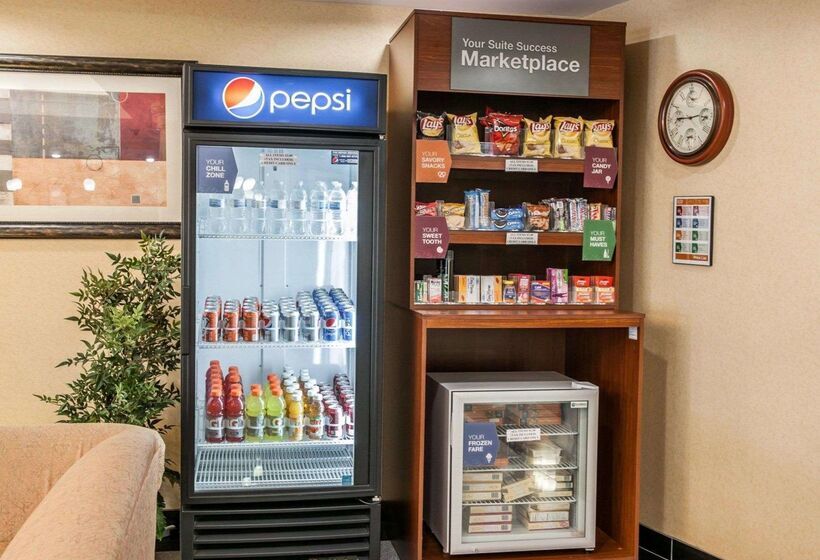 ホテル Comfort Suites Near Indianapolis Airport