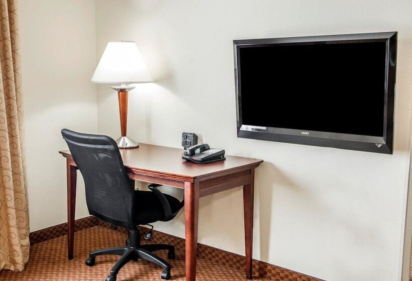 ホテル Comfort Suites Near Indianapolis Airport