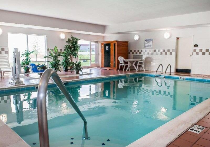 ホテル Comfort Suites Near Indianapolis Airport