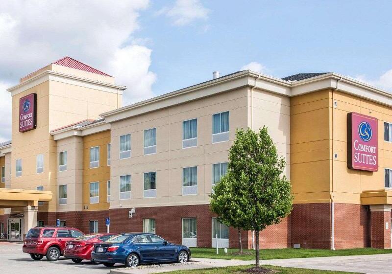 ホテル Comfort Suites Near Indianapolis Airport