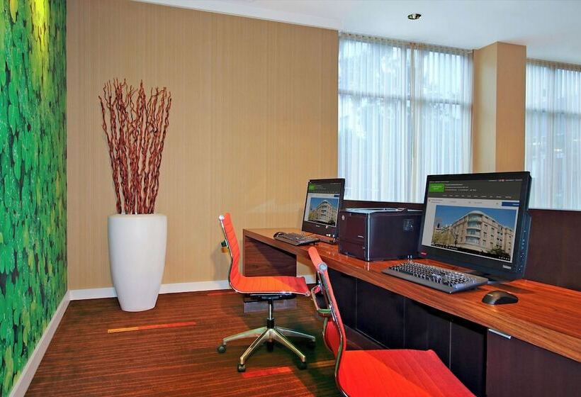 בית מלון כפרי Courtyard Oakland Downtown