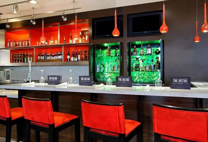 호텔 Courtyard Oakland Downtown