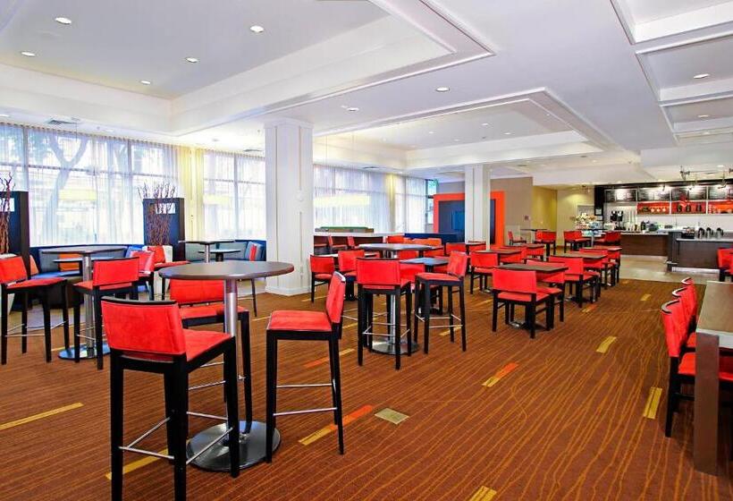 בית מלון כפרי Courtyard Oakland Downtown